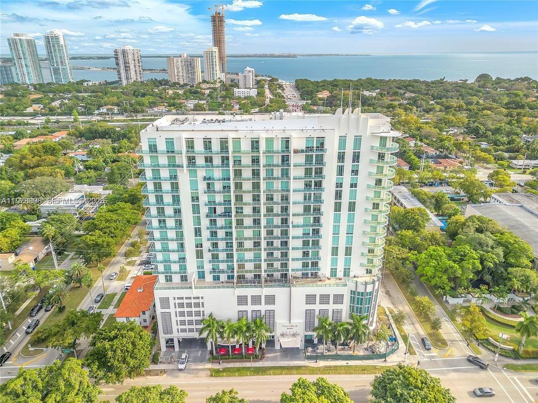 Experience Miami luxury in these 2 bedrooms and 2 baths corner unit in sought after Nordica.