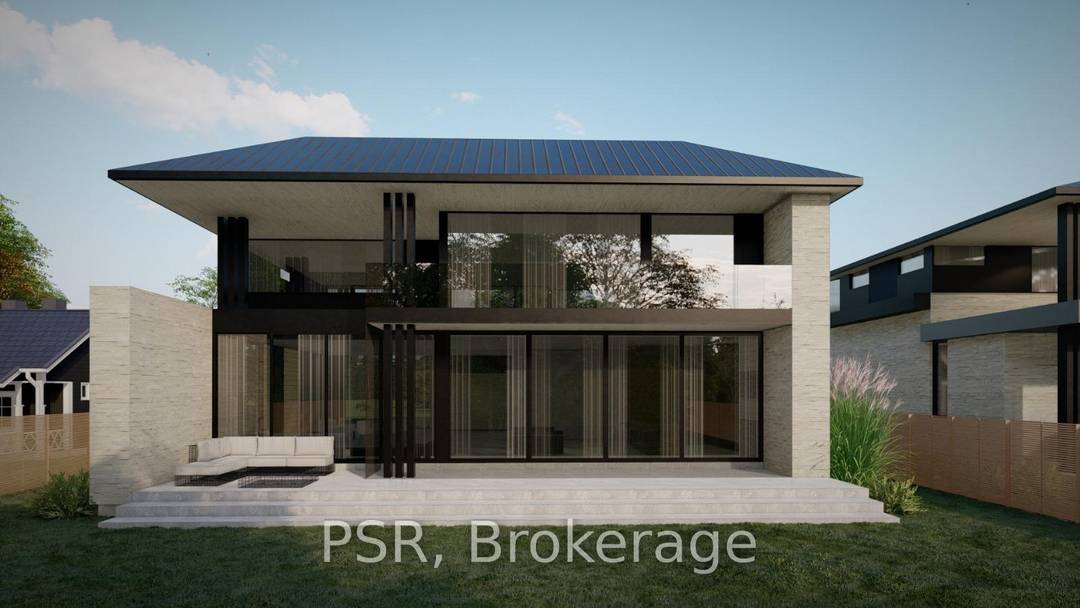 Amazing opportunity near the waterfront in the renowned Rattray Park Estates.