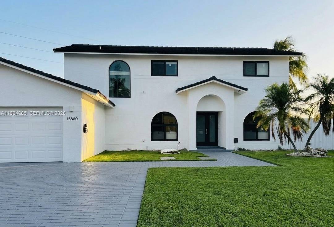 Beautiful Fully Remodeled 4 Bedroom Home with Modern Upgrades This stunning, fully remodeled 4 bedroom home is ready to live in and offers the perfect combination of comfort, modern design, ...