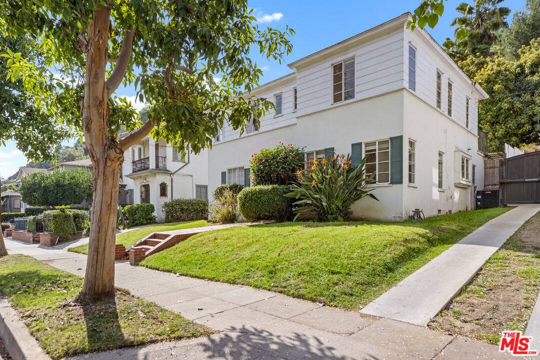 2565 Canyon Dr 3BR Hollywood Hills East La
