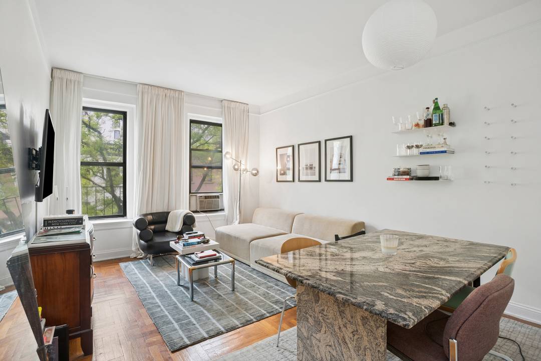 Welcome to apartment 4A at 317 East 18th Street located in Gramercy Park !