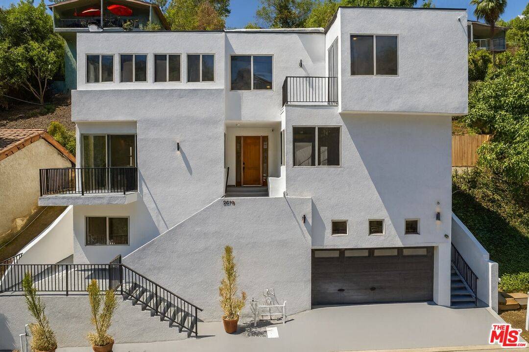 2619  N Rinconia Dr 4BR Hollywood Hills East La