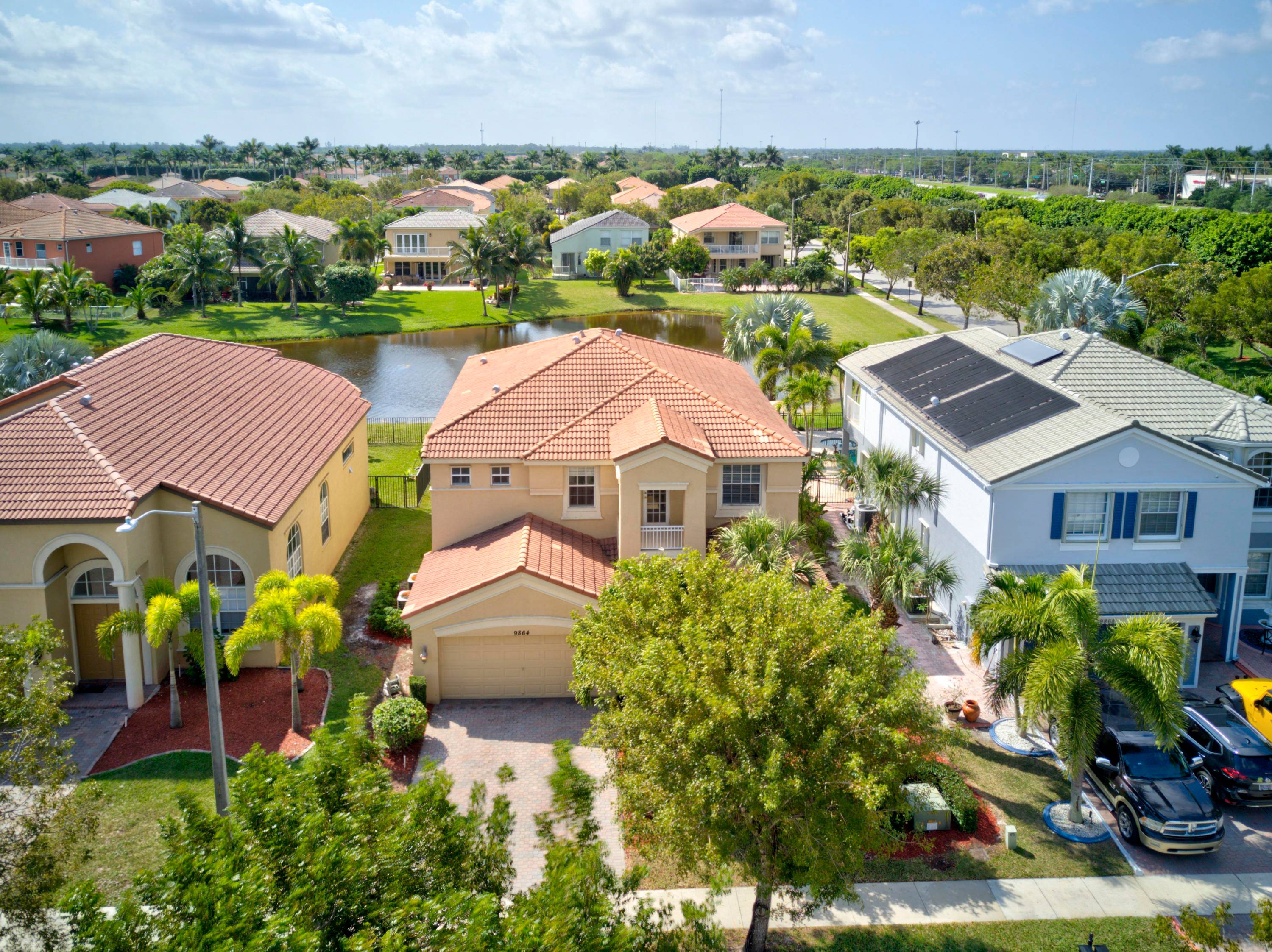 Welcome to the epitome of luxury living in this five star resort style house, situated in a prime central location with a breathtaking back to lake view.