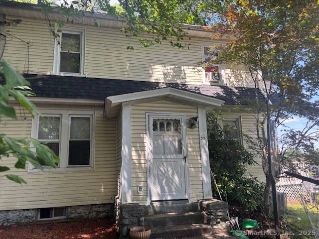A large colonial in the heart of Glenbrook.