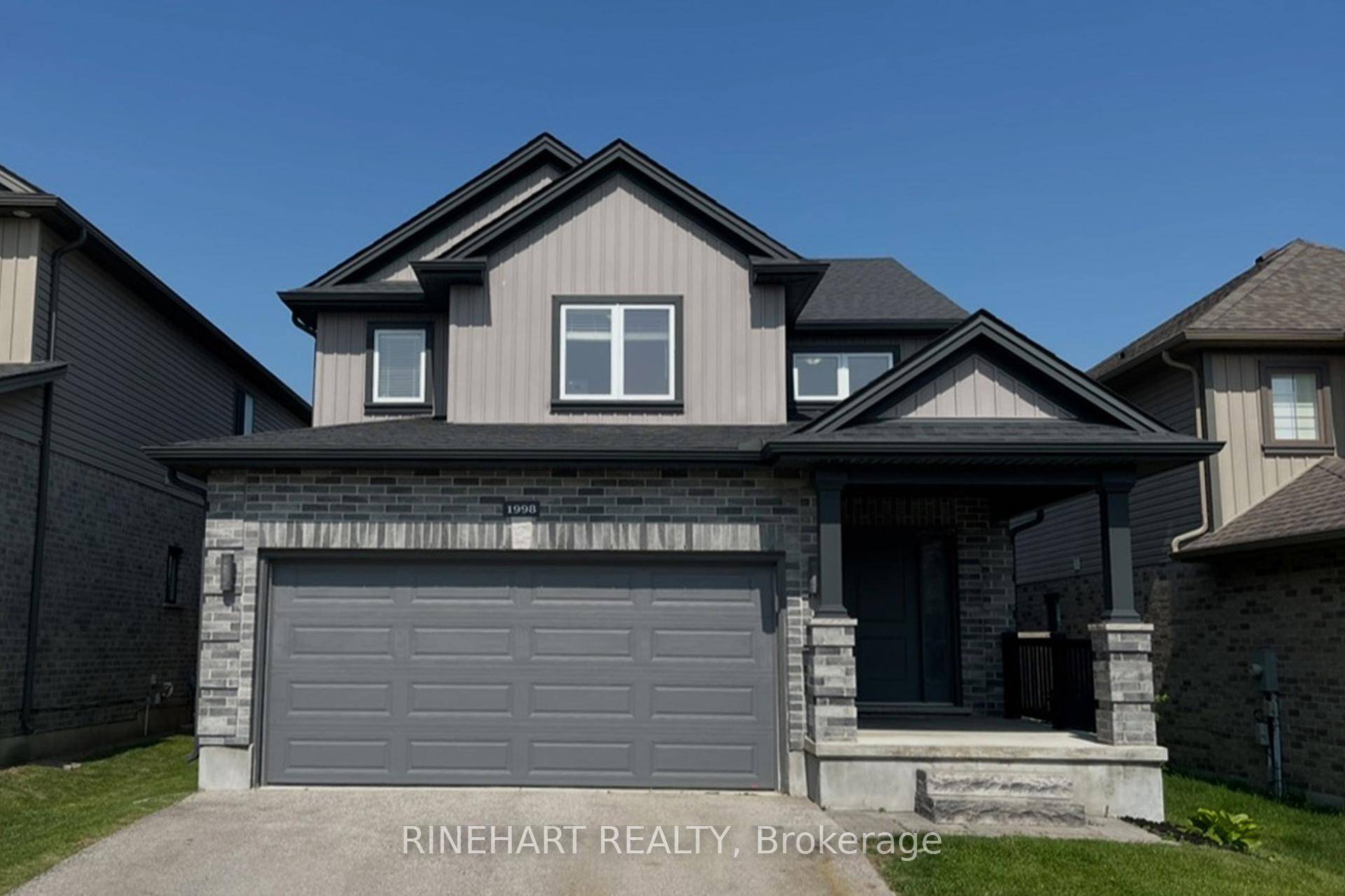 Welcome to 1998 Gough Avenue, a stunning two storey home in the heart of Stoney Creek, one of North London's most sought after communities.