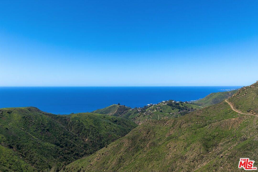 62  Tuna Canyon Rd La