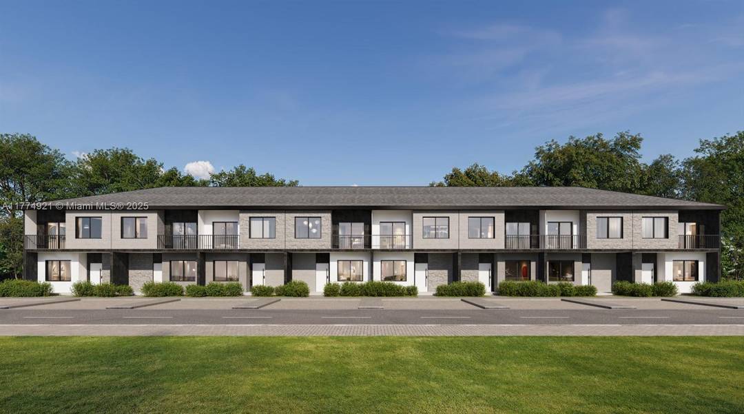 Welcome to On Centro, a new townhouse community built tough with Onx s exclusive Pure Concrete X Construction, now even better with Fortified Certification for extra savings and peace of ...