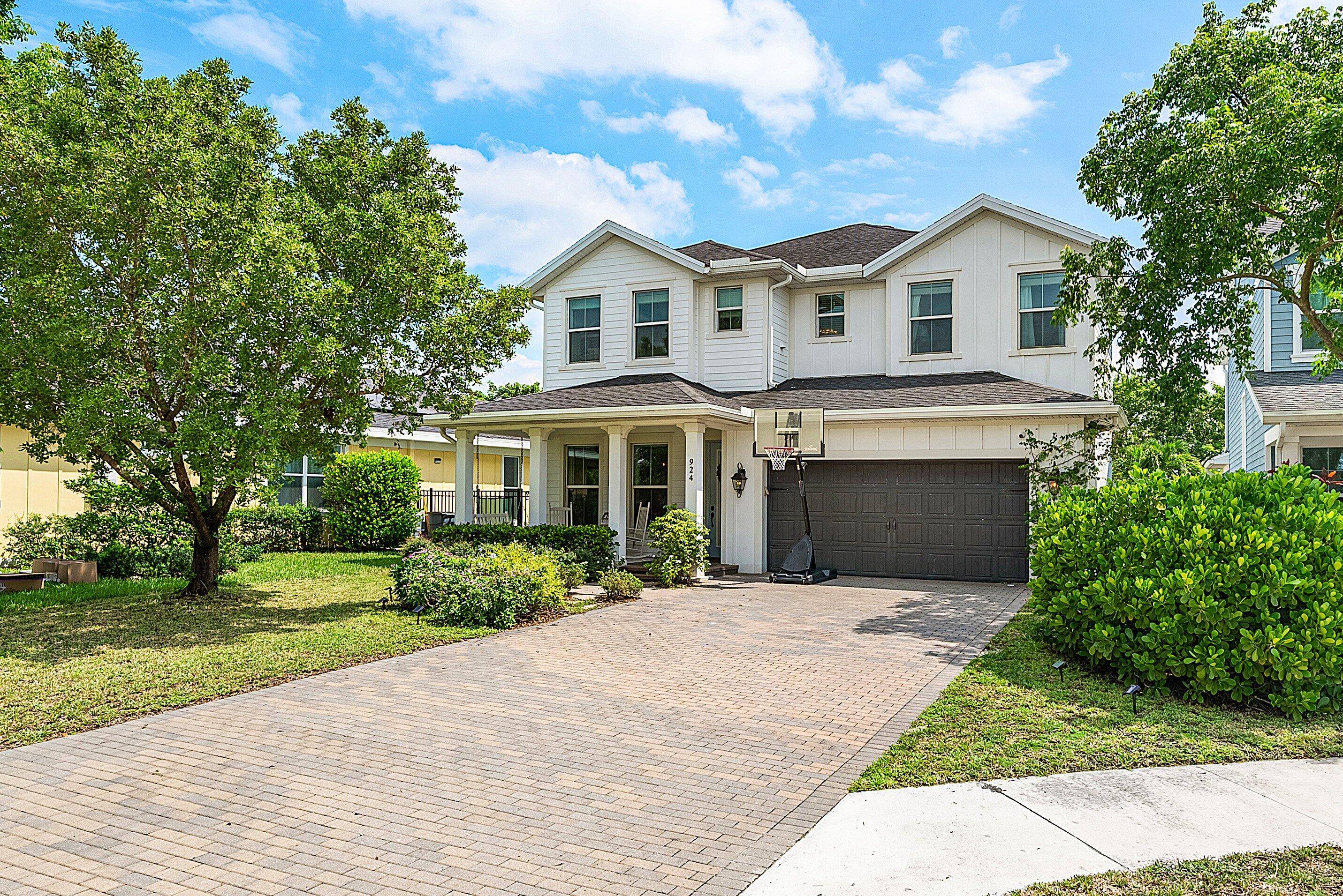 Ryan Homes Corin Model Beautiful Move In Ready Home in ArdenThis stunning Ryan Homes Corin model offers 4 bedrooms and 2.