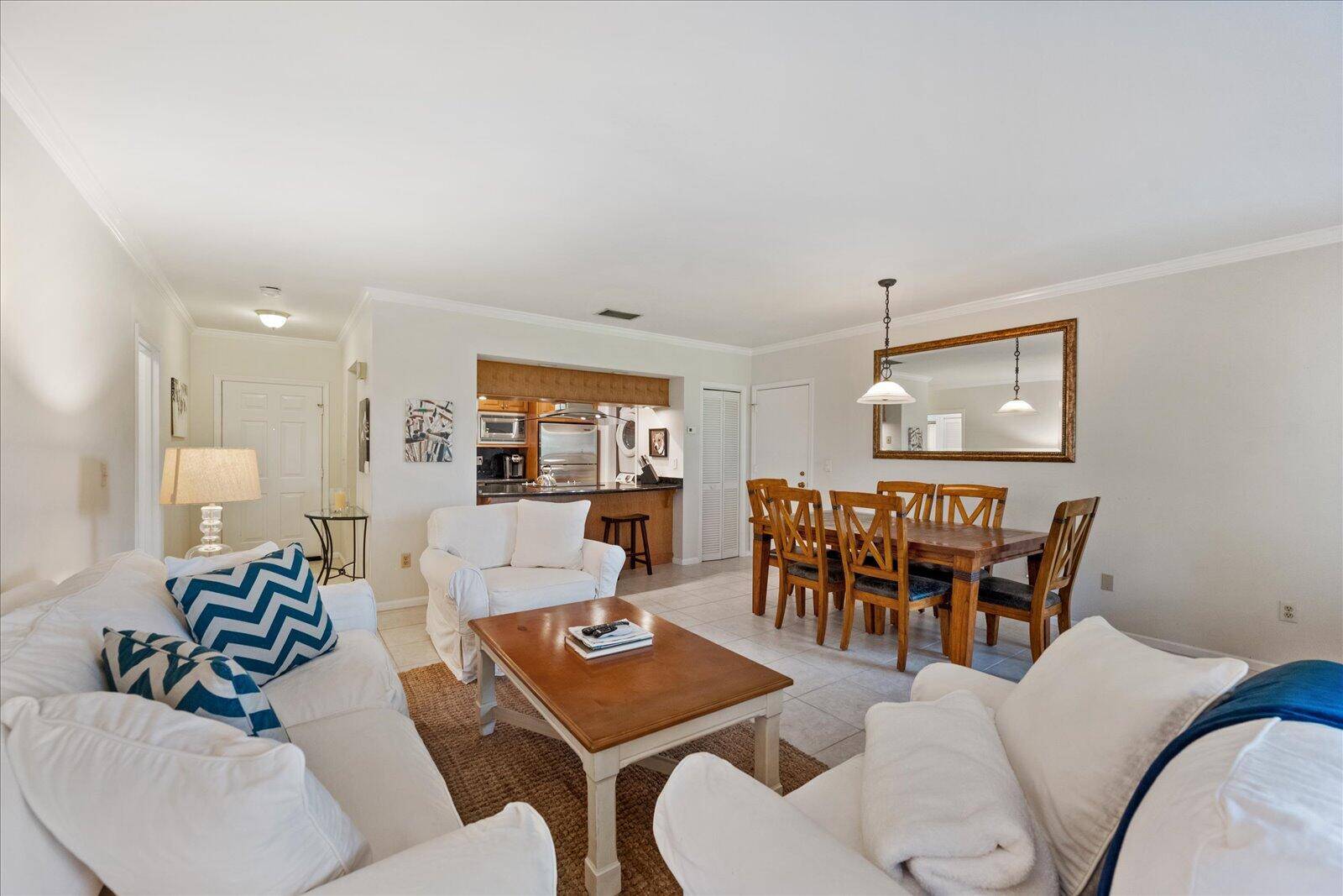Make yourself at home this season in a clean, stylish, and spacious one bedroom nestled in the sought after Palm Beach Polo Country Club.