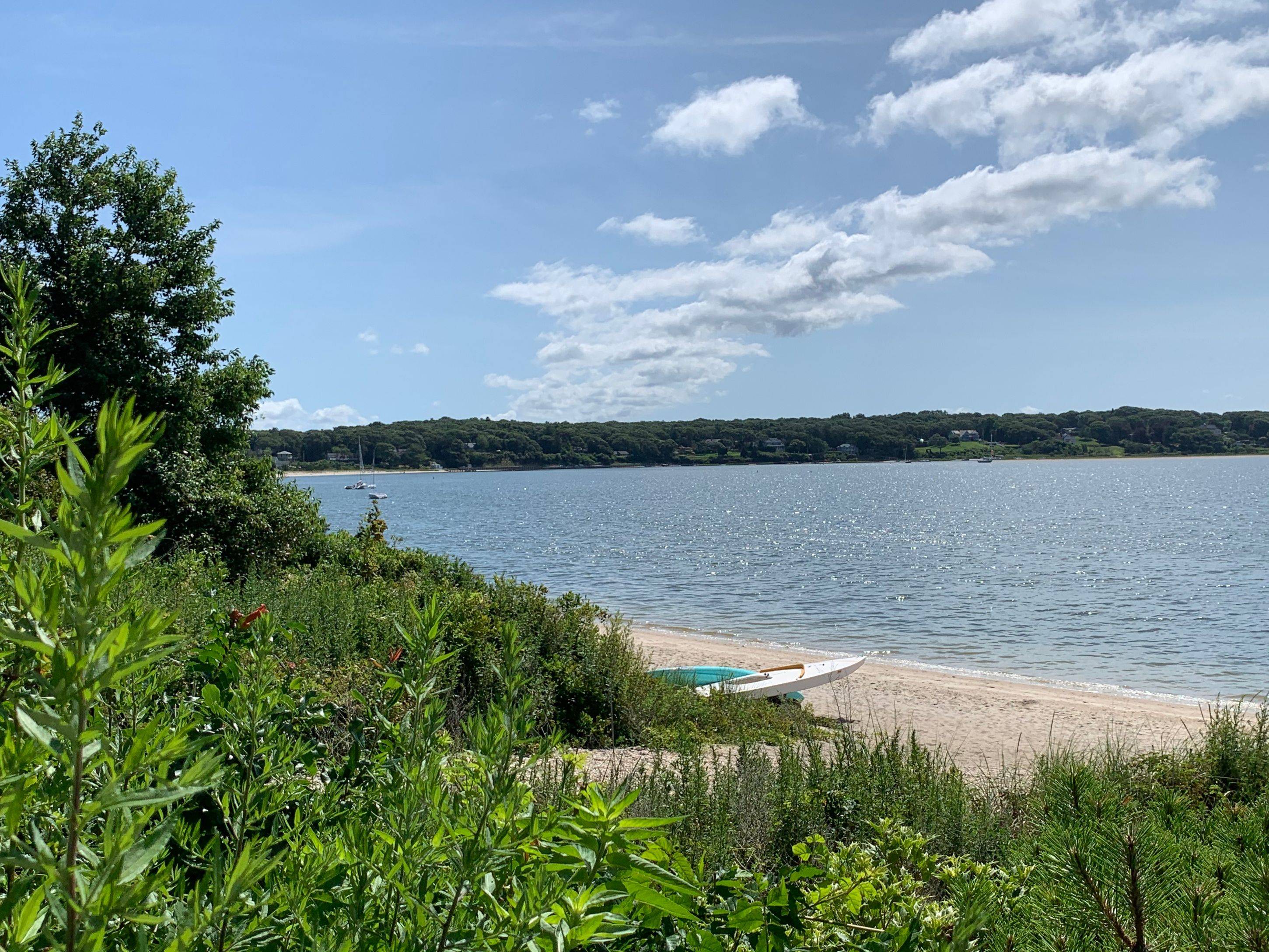 Welcome to your North Fork coastal oasis by Cutchogue Bay!