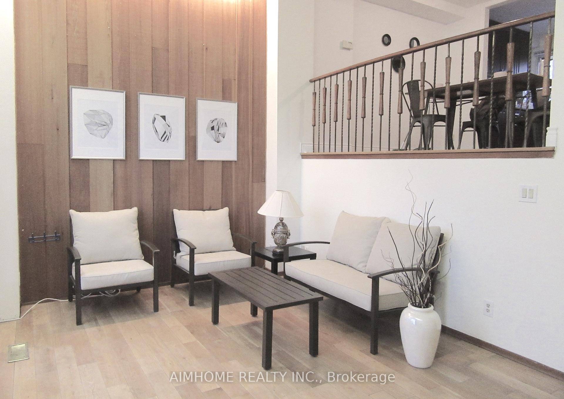 End Unit Like A Semi In Highly Desirable Area, Renovated Kit.