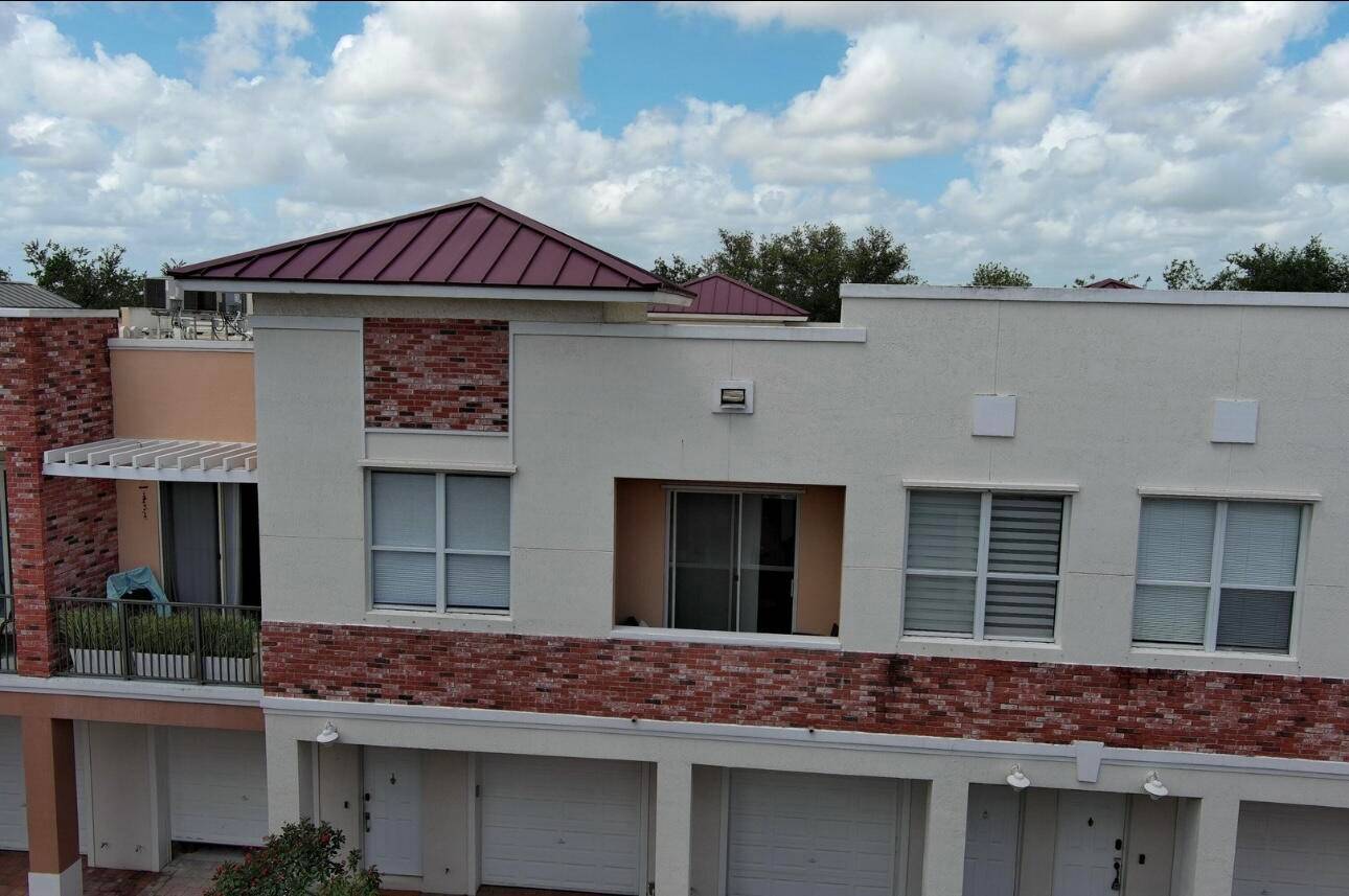 Easy worry free living in the heart of Tradition.