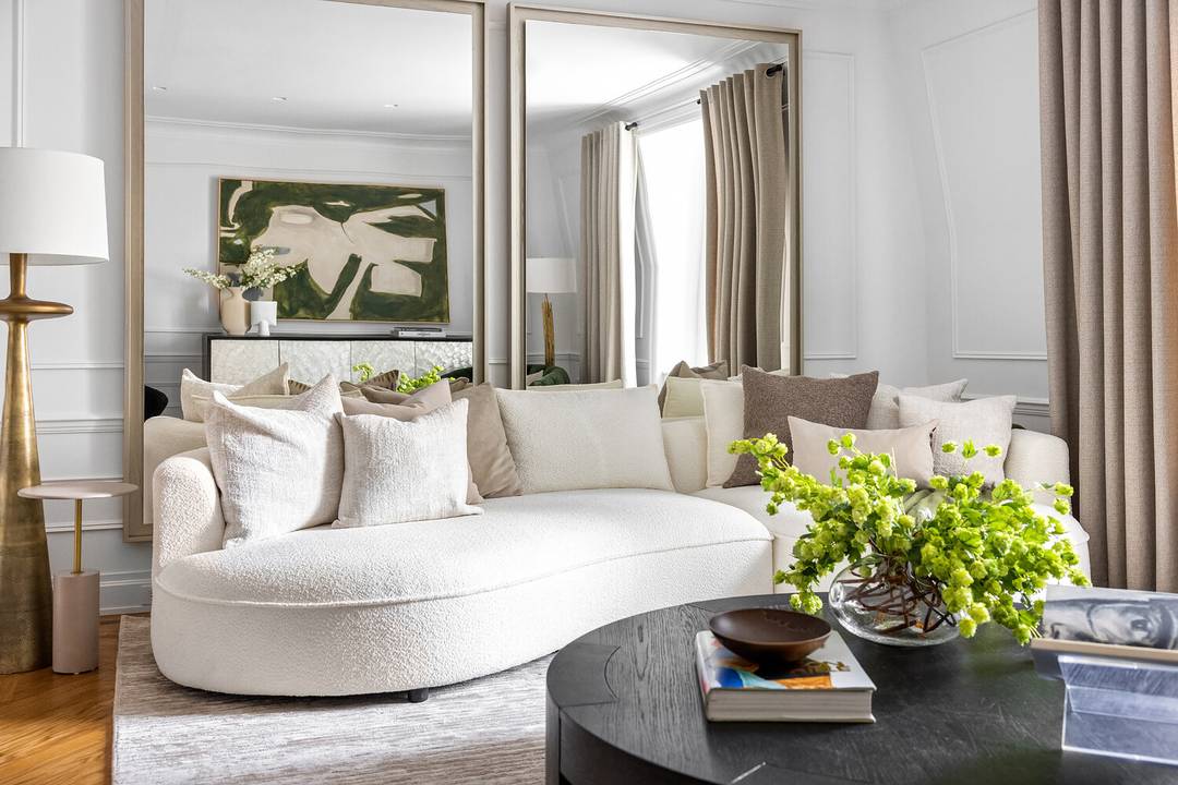 Introducing a beautifully reimagined 2 bedroom, 2 bathroom residence at The Plaza, 1 Central Park South a rare offering that seamlessly blends the grandeur of a landmark with the sophistication ...
