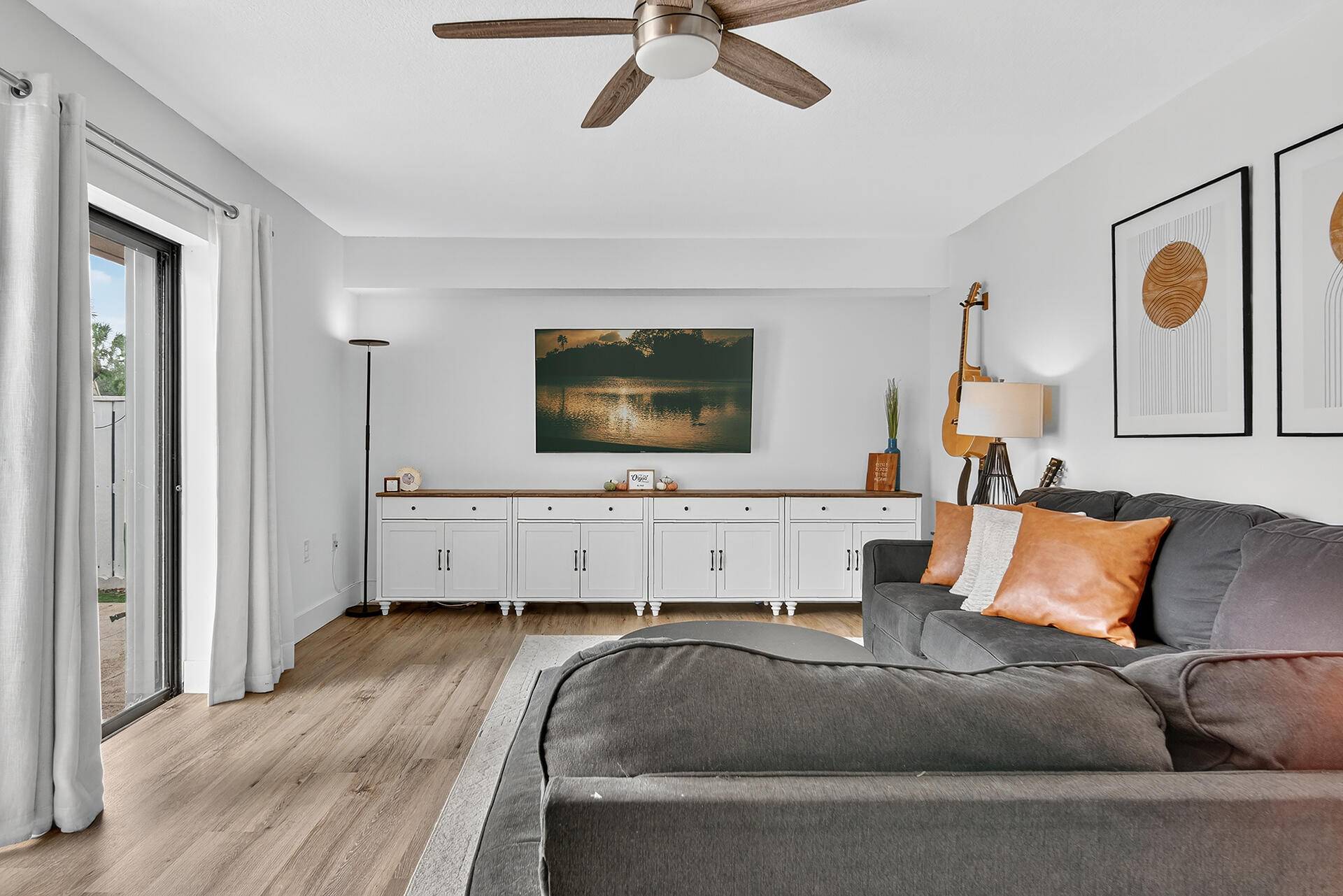 A Beautifully renovated townhome from top to bottom.