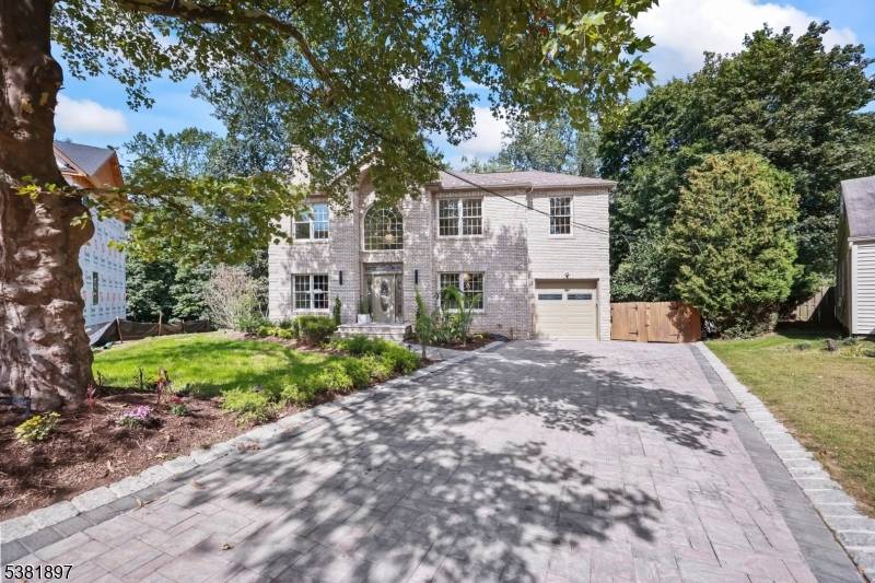 You will love this picture perfect Colonial !