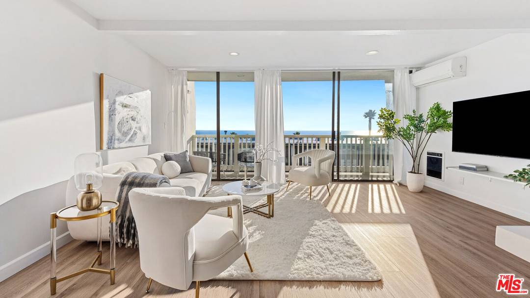 11862   Starfish Ln 2BR Malibu La