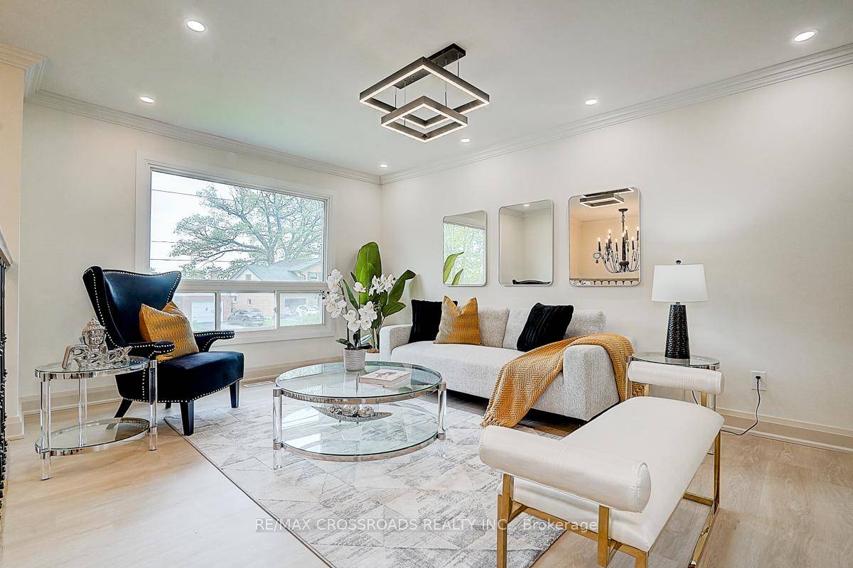 Welcome to the Prestigious Letitia Heights Community 160 Letitia Street, Barrie.