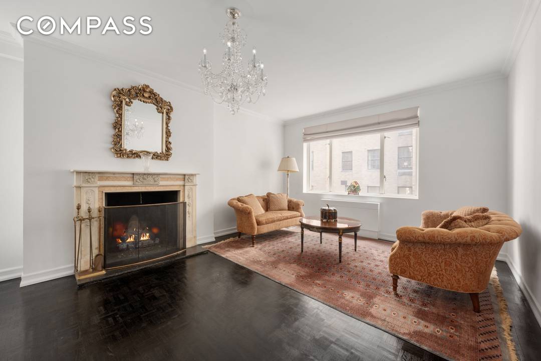 The perfect primary residence or pied a terre one bedroom, one bathroom home on Park Avenue with a brand new, renovated kitchen.