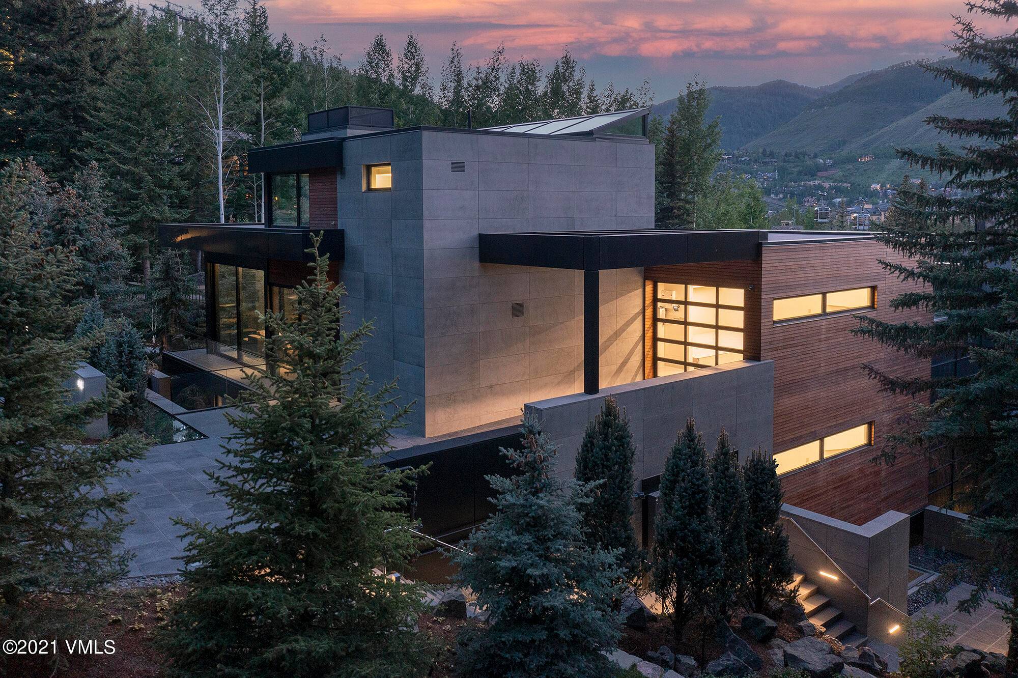 Located within a few steps of Vail's ski slopes this advanced, smart home has been custom designed with over 4, 800 square feet, four bedrooms and six bathrooms.