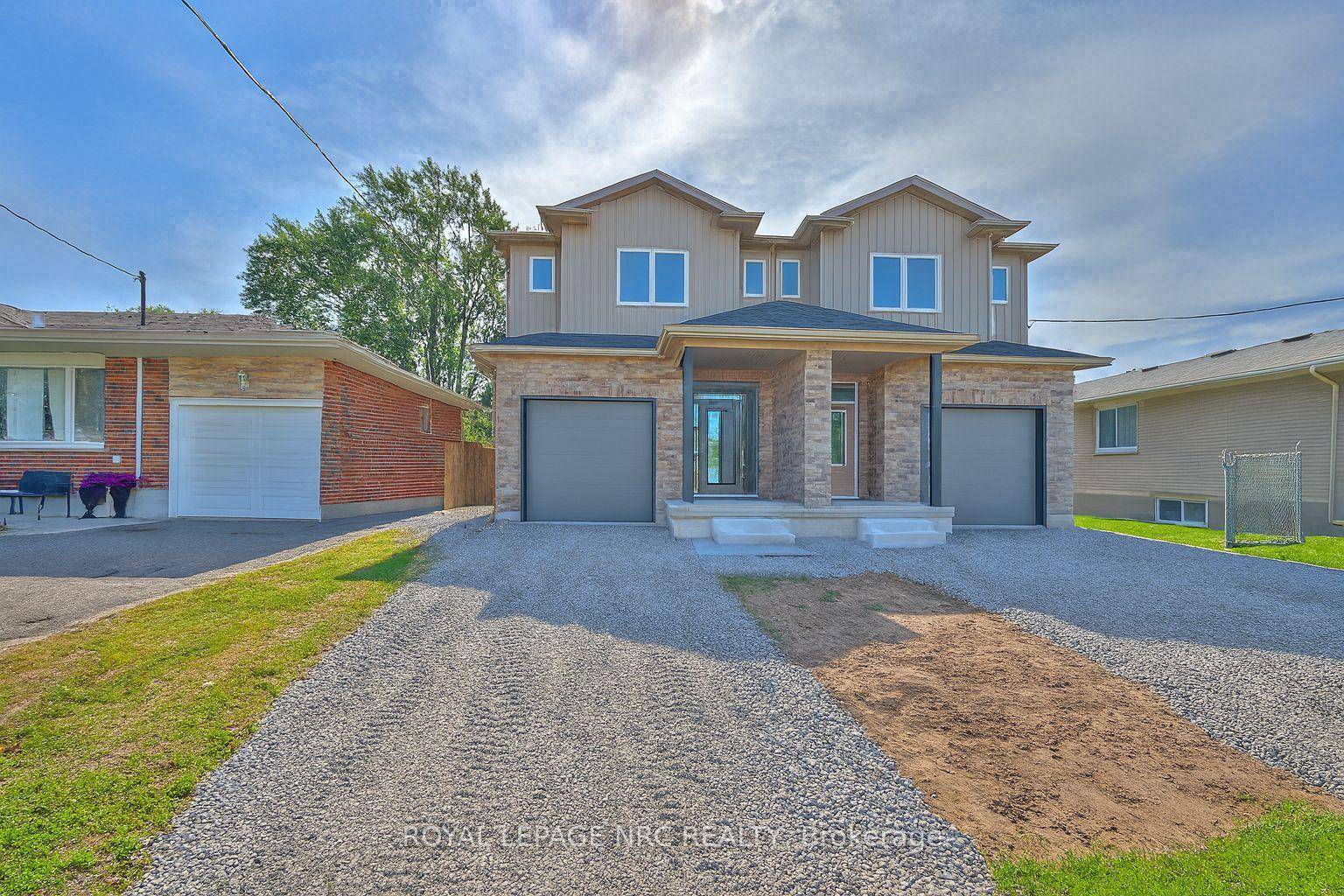 Welcome to your brand new oasis in the heart of the scenic south end of Niagara Falls !