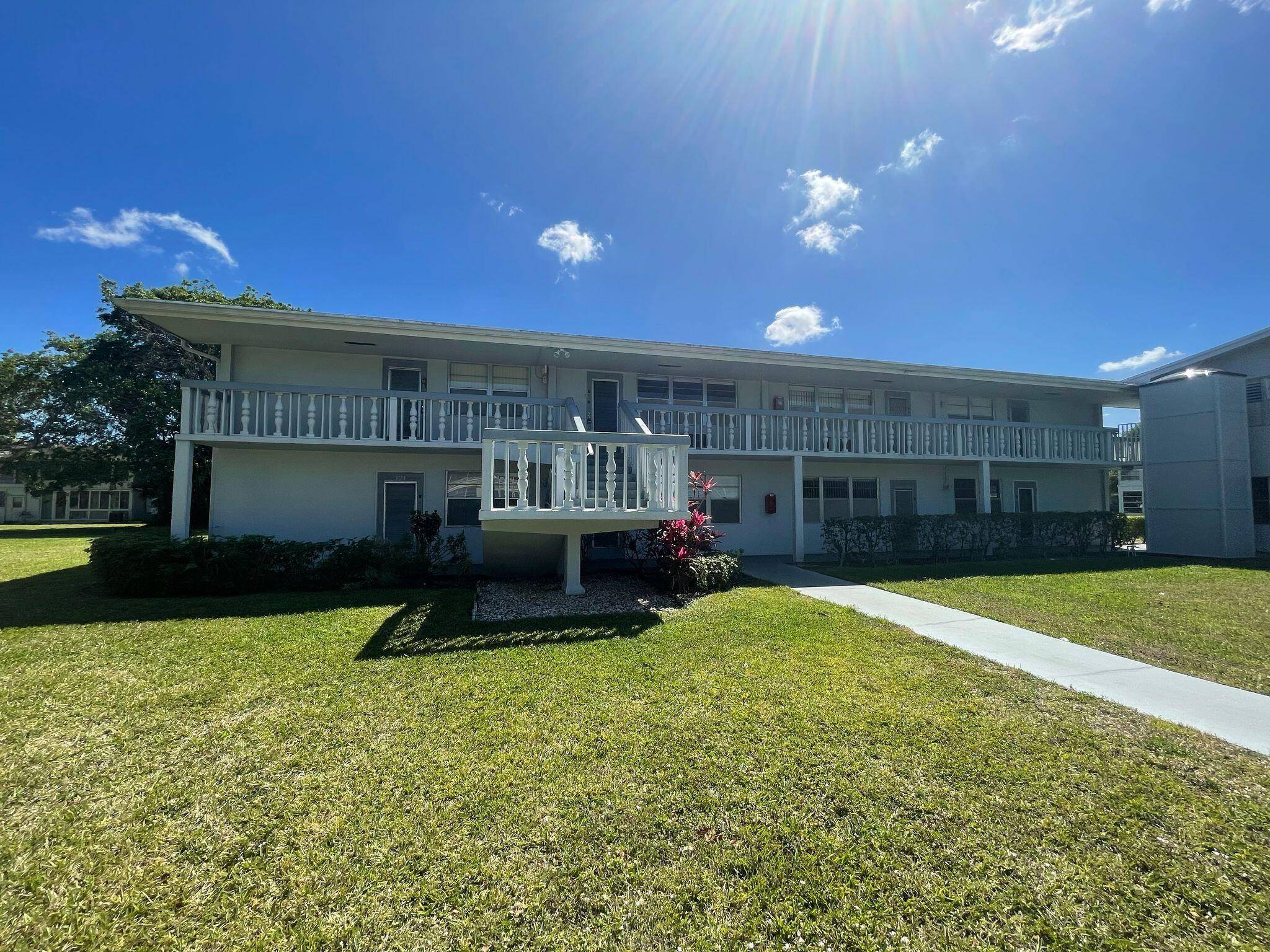 MOTIVATED SELLER Discover the perfect opportunity to customize your dream home in the heart of Deerfield Beach, FL !