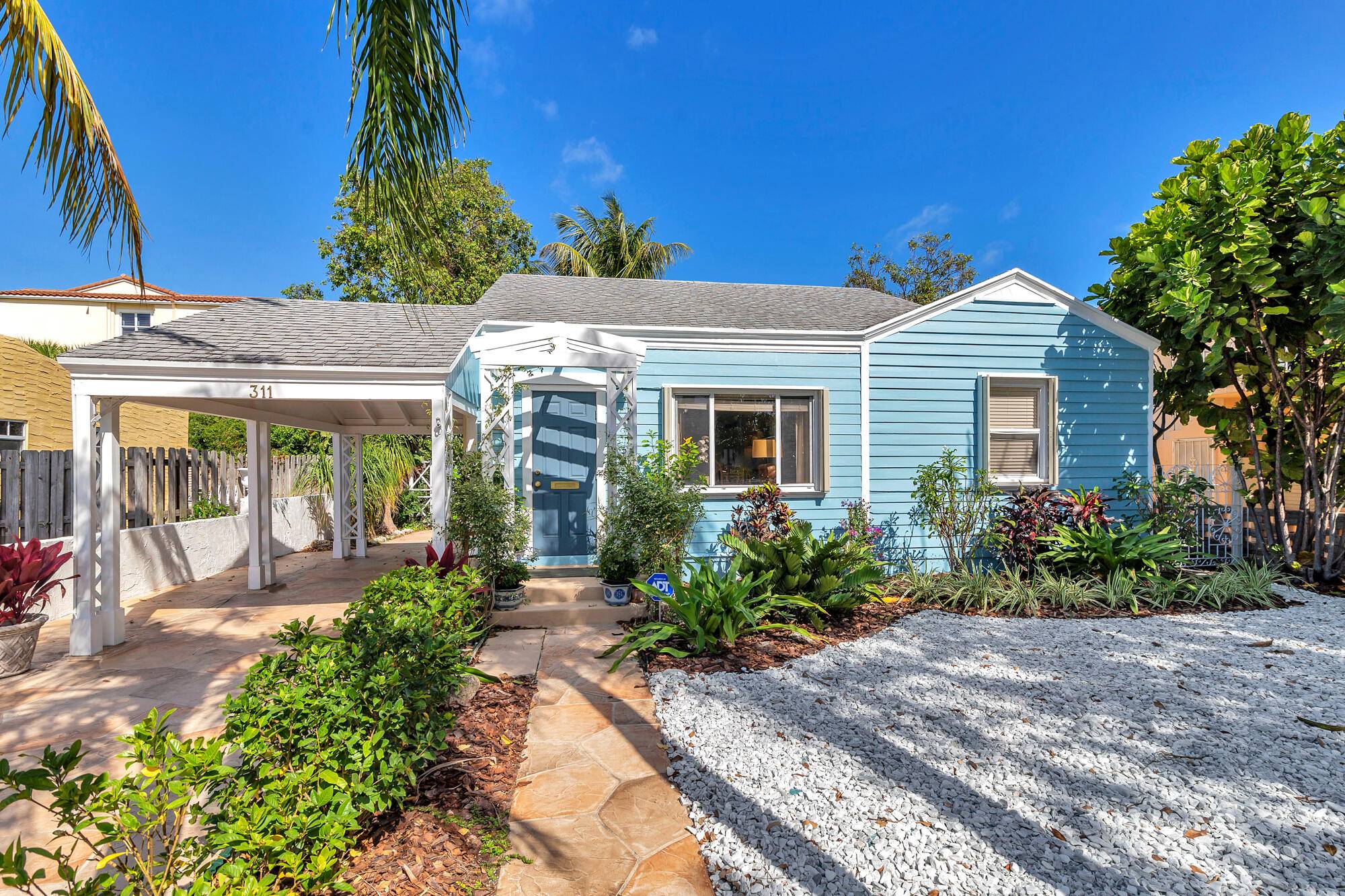 Island style at an amazing price in the south end !