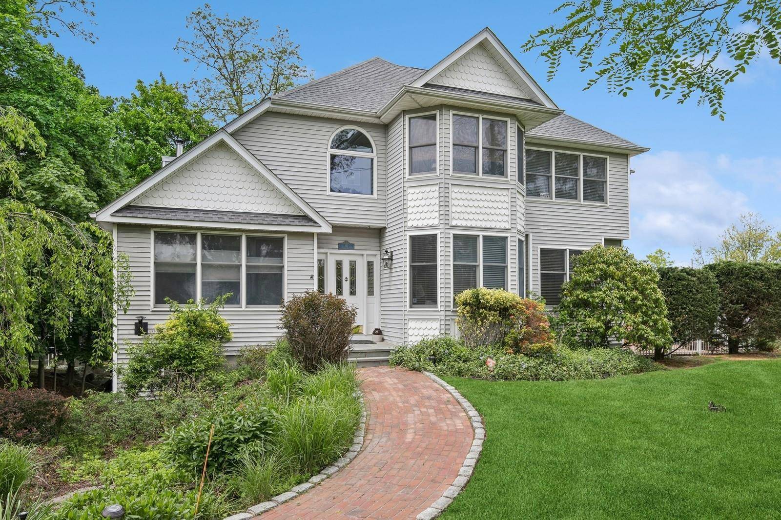 Stunning Waterview Home with Beach Access Welcome to your dream coastal retreat !