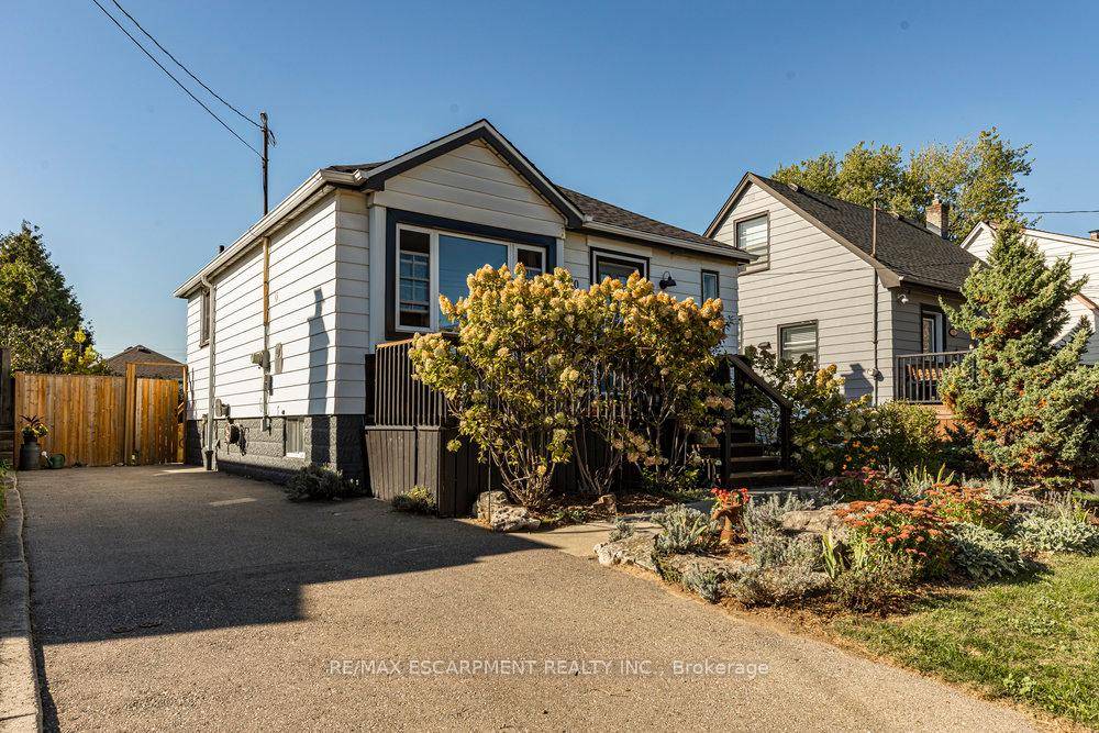 Welcome to this charming 2 bedroom 2 bathroom bungalow.