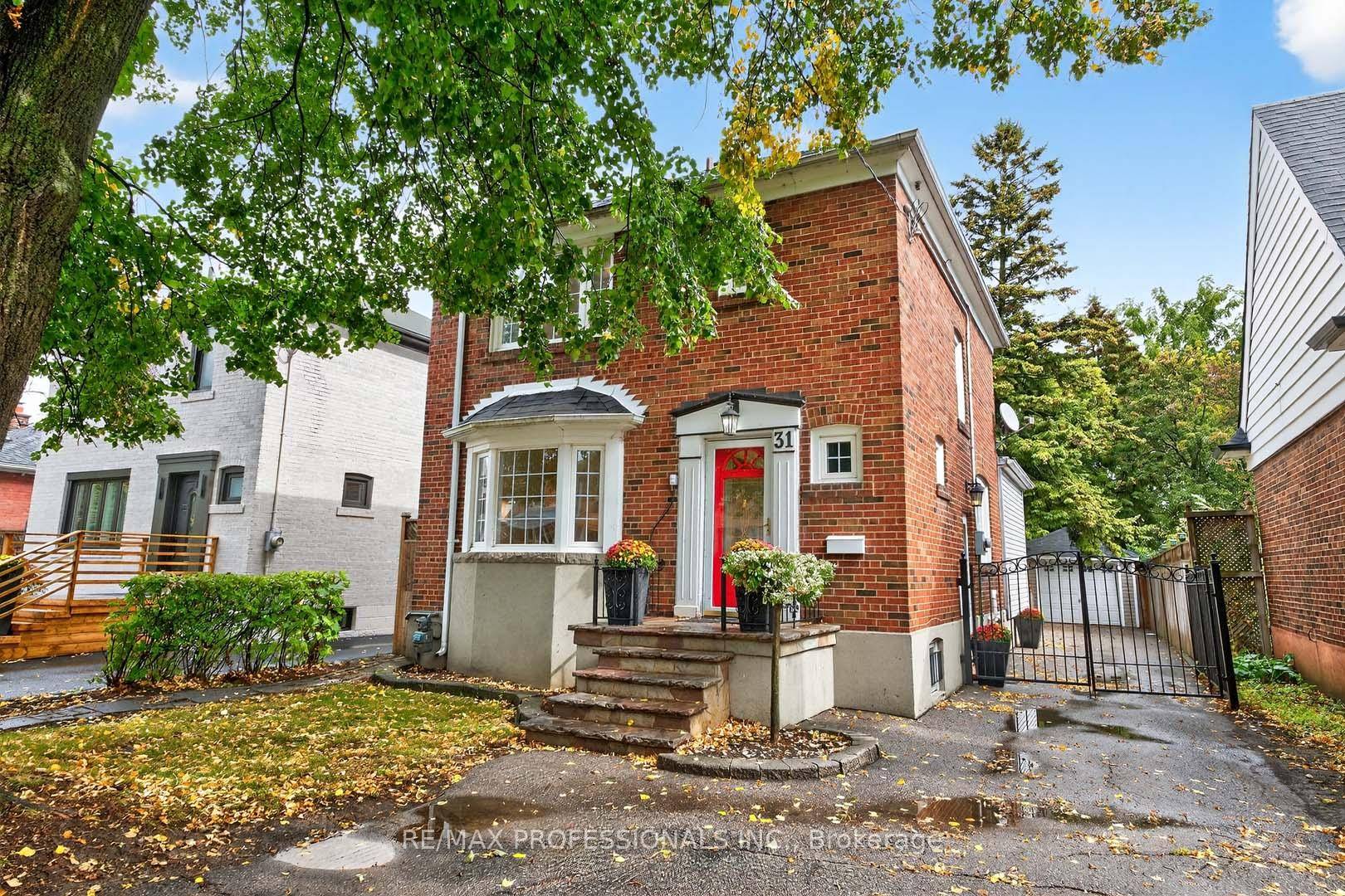 Beautiful family home in highly sought after New Toronto !