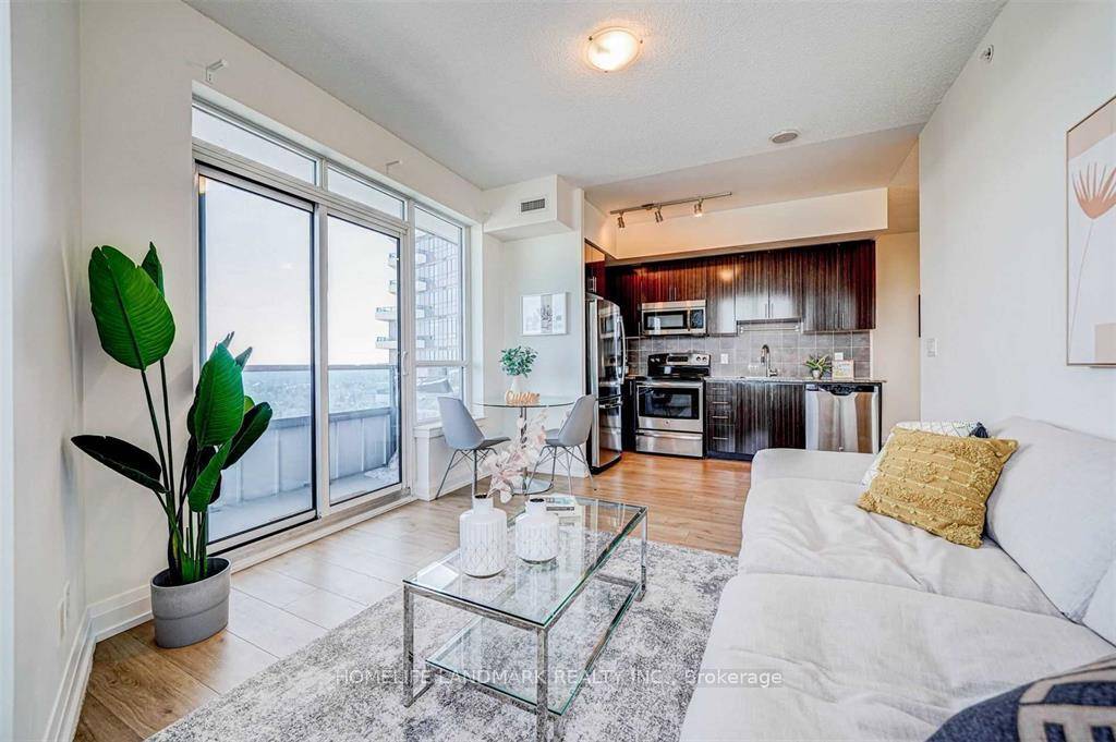 Bright amp ; Sunny Sw View At World On Yonge Luxury Condo, Spacious 2 Bdrms Den 2Full Baths, Corner Unit Huge Balcony, 9Ft Ceilings, Laminate Floor Throughout, Modern Open Concept ...