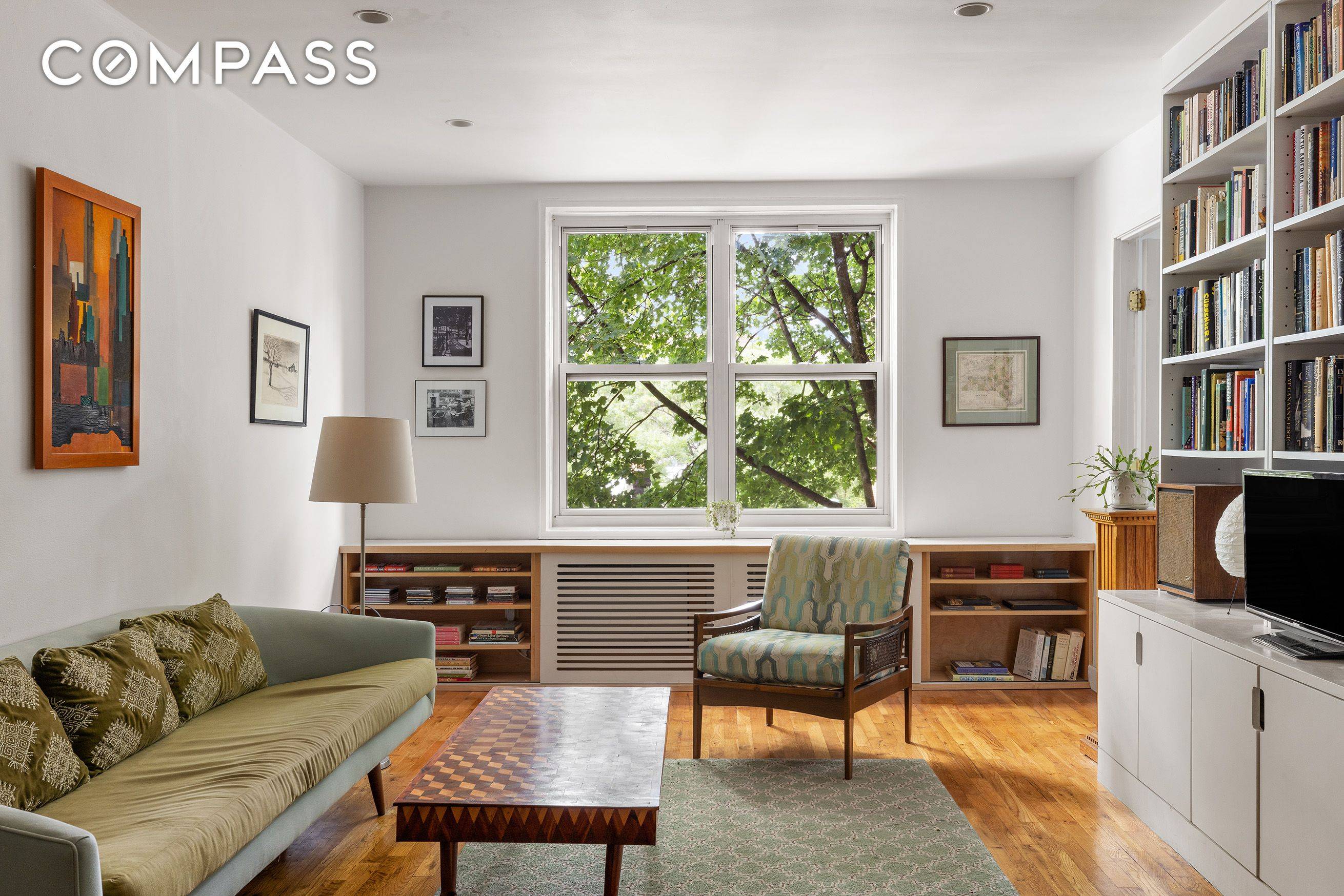 Lovely, quiet and serene, this enchanting 2BR 1BA features clean lines and a thoroughly modern vibe throughout.