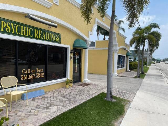 Exceptional location in the heart of Jupiter on the main East West corridor of INDIANTOWN ROAD.