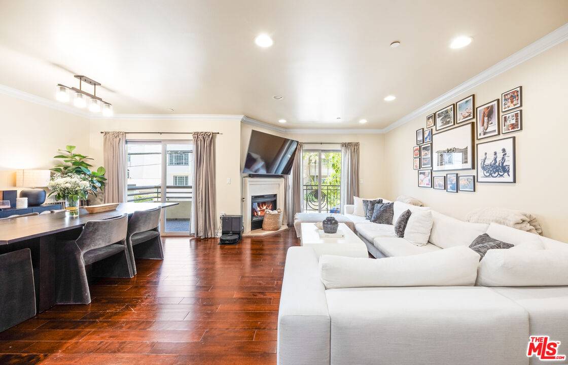 951 Granville Ave 3BR Brentwood La