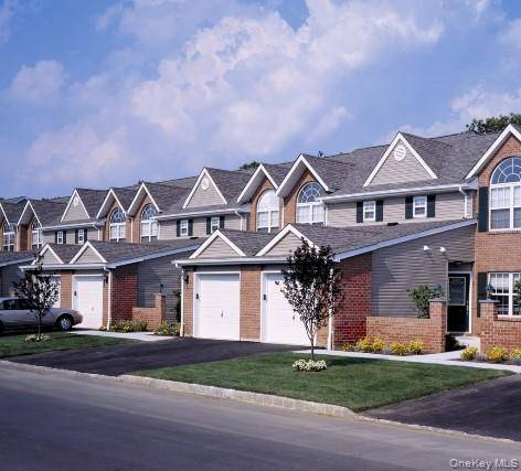ASK ABOUT OUR SPECIALS Townhouse Community in Three Village School District.