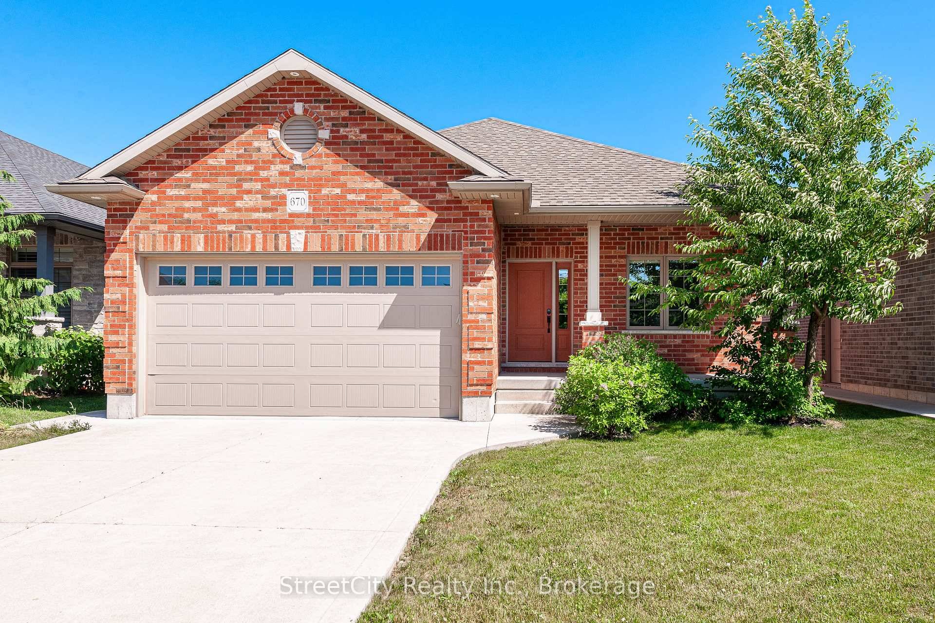 Nicely appointed approximately 1473 sqft bungalow in Stratford's northwest CountrySide Subdivision.