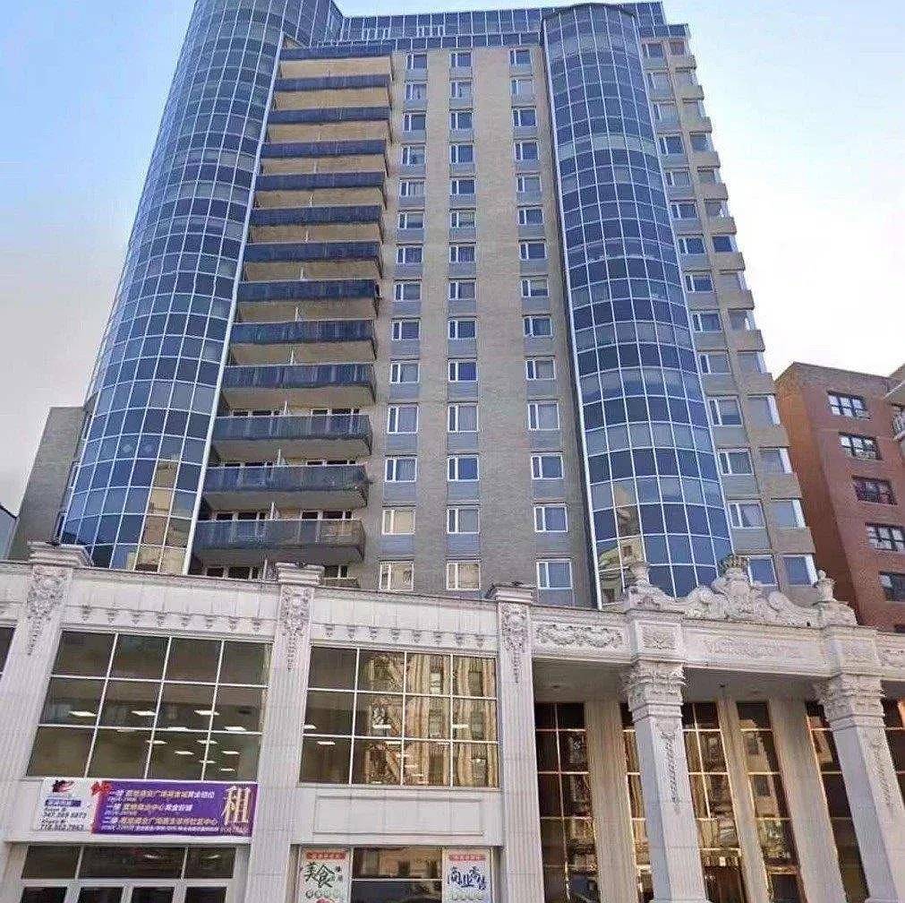 Spacious Luxury Condo in Prime Downtown Flushing Victoria Tower Welcome to Victoria Tower, one of Downtown Flushing s most sought after full service buildings.