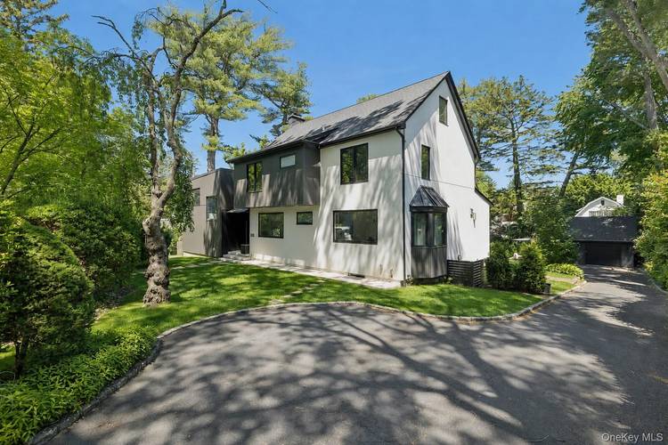 A rare fully furnished rental opportunity in one of Port Washington s most coveted neighborhoods, this designer showcase in Port Washington Estates delivers with a level of design and execution ...
