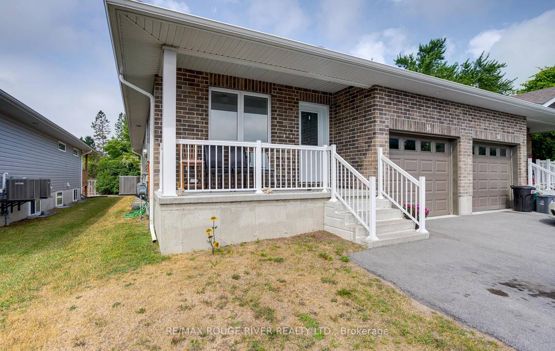 Legal Duplex in Brighton Ideal for investors or first time buyers !