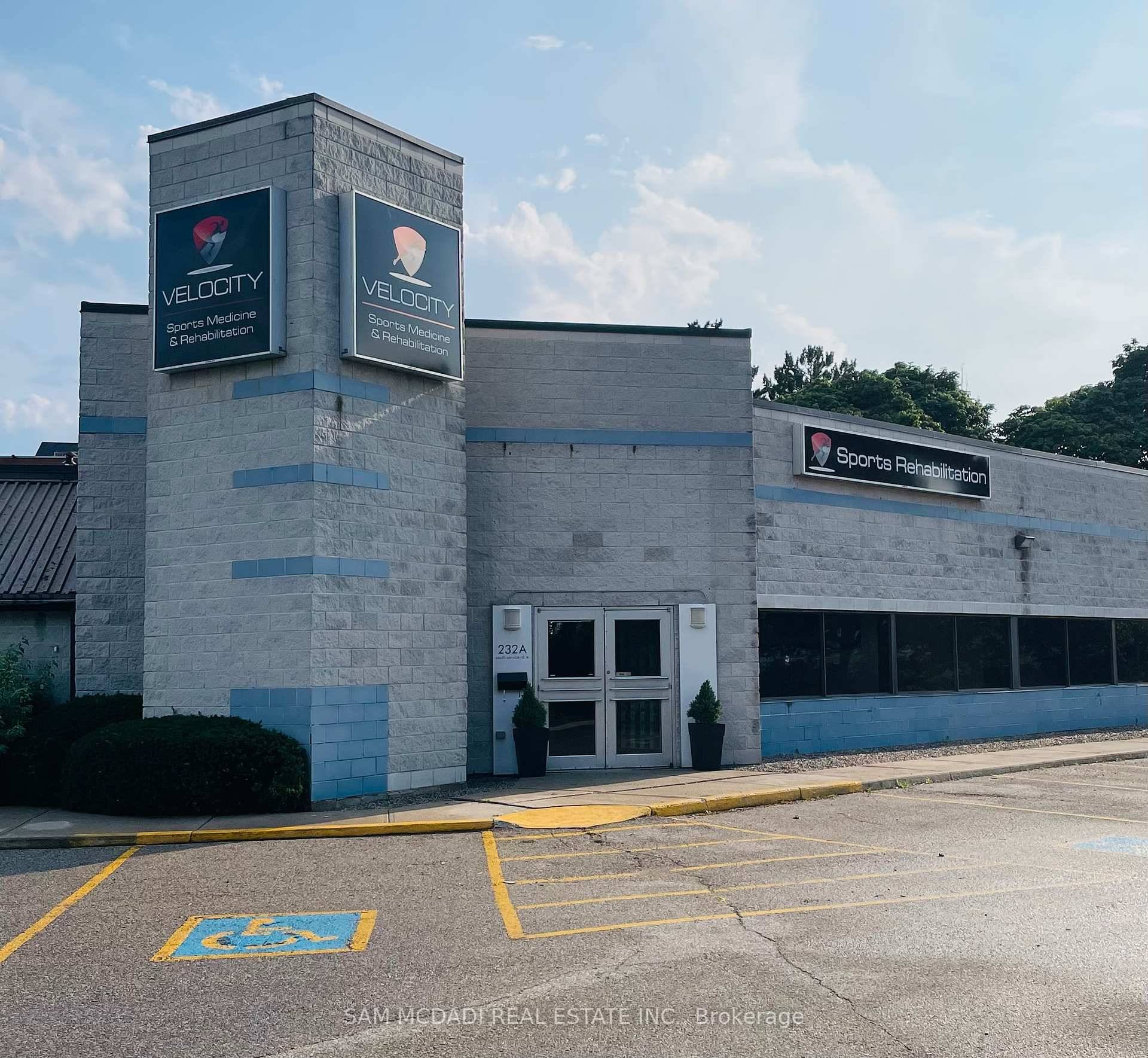 Sublease Opportunity Private Gym Space in Oakville with no additional fees and utilities included !