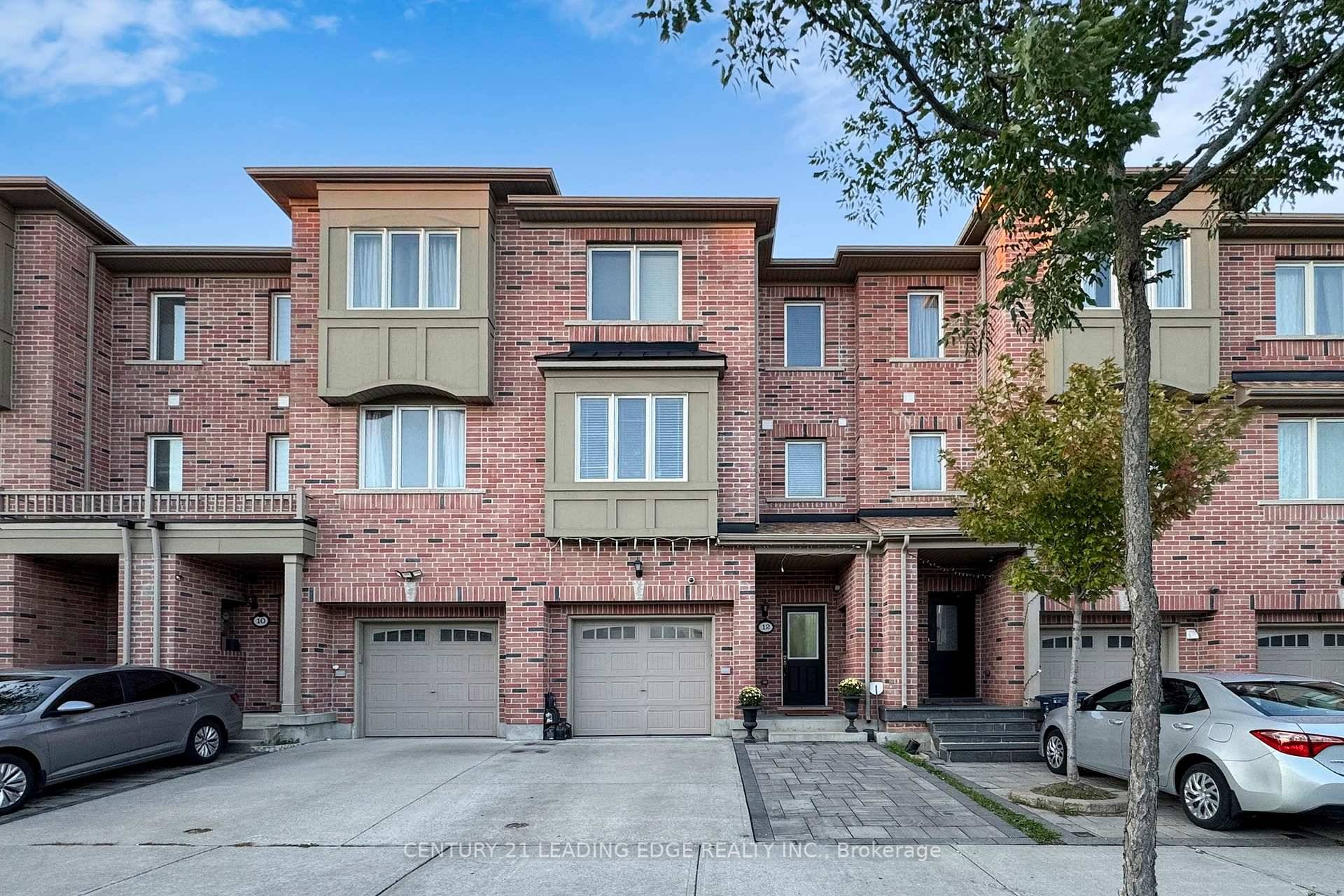 Must be in your List ! This 4BR 4W Well maintained, Stunning 3 Story Freehold Townhouse located at a very convenient location in Scarborough.