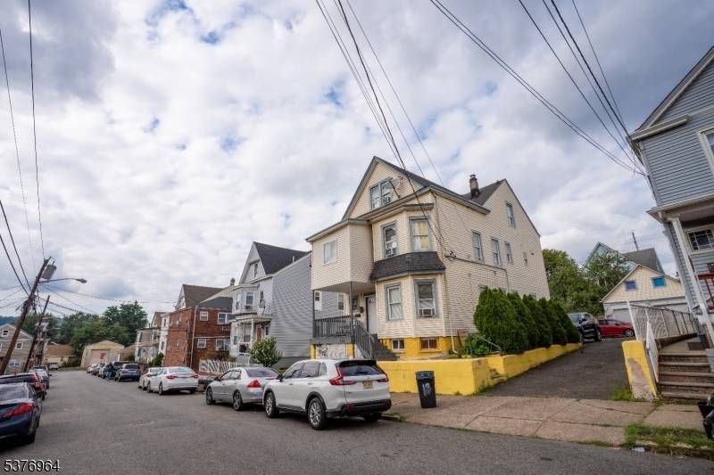 Well maintained multi Family house,.