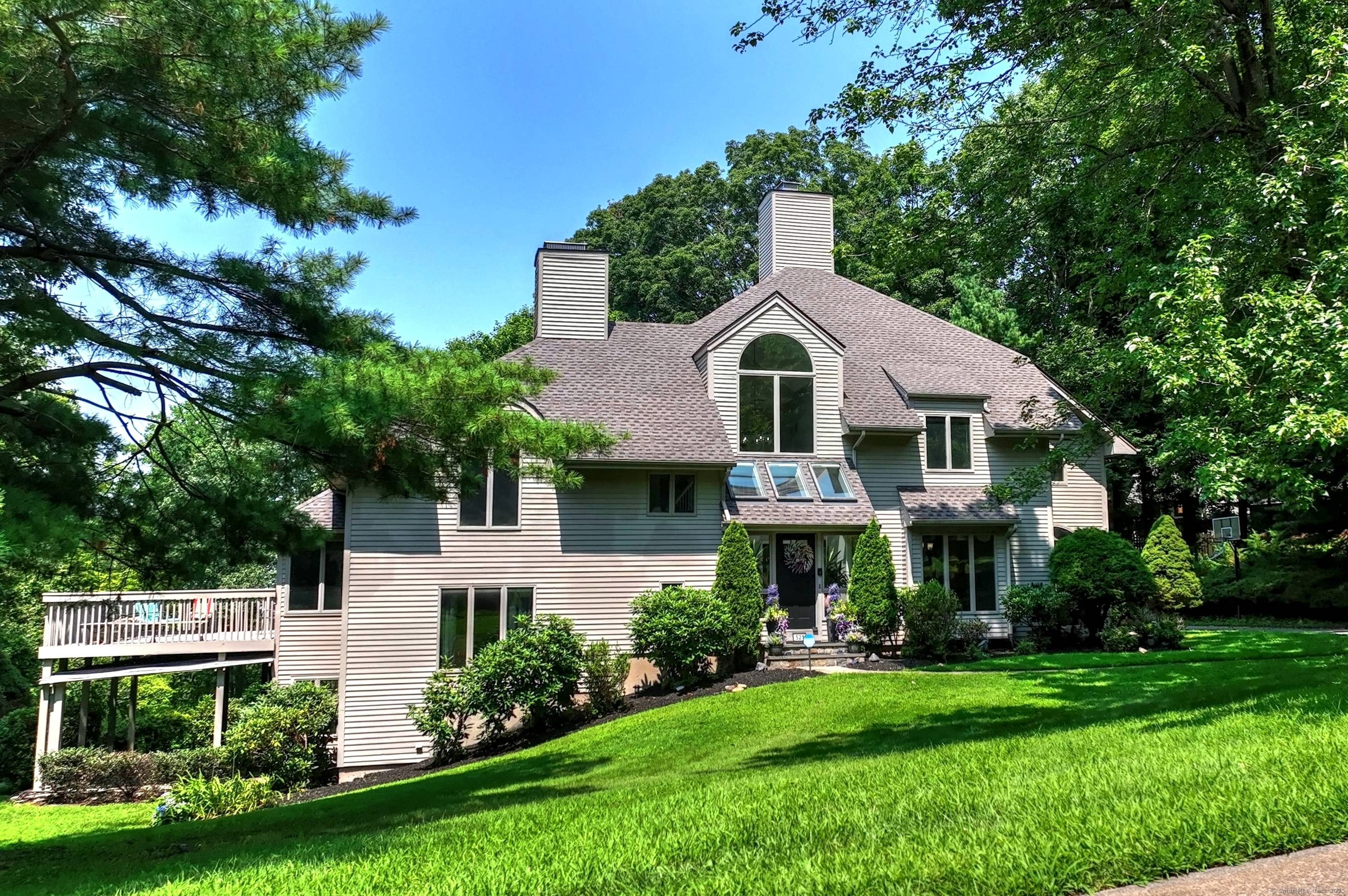 Luxury Living in Glastonbury, CT 5, 000 Sq Ft Custom Colonial Welcome to your dream home an exquisite custom colonial offering over 5, 000 square feet of refined living space ...