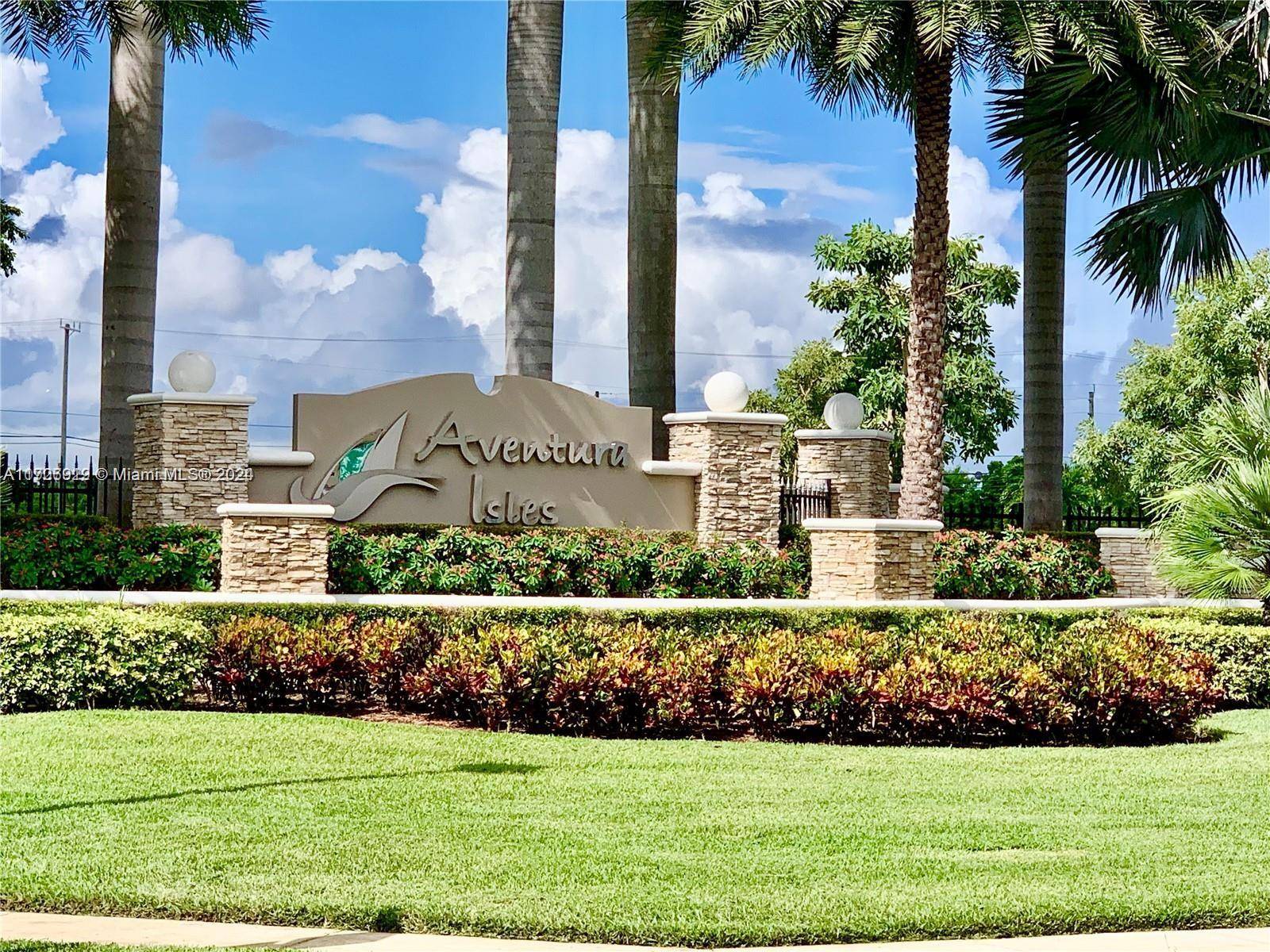 Excellent 3 bedrooms and 2, 5 bathrooms two story townhome.