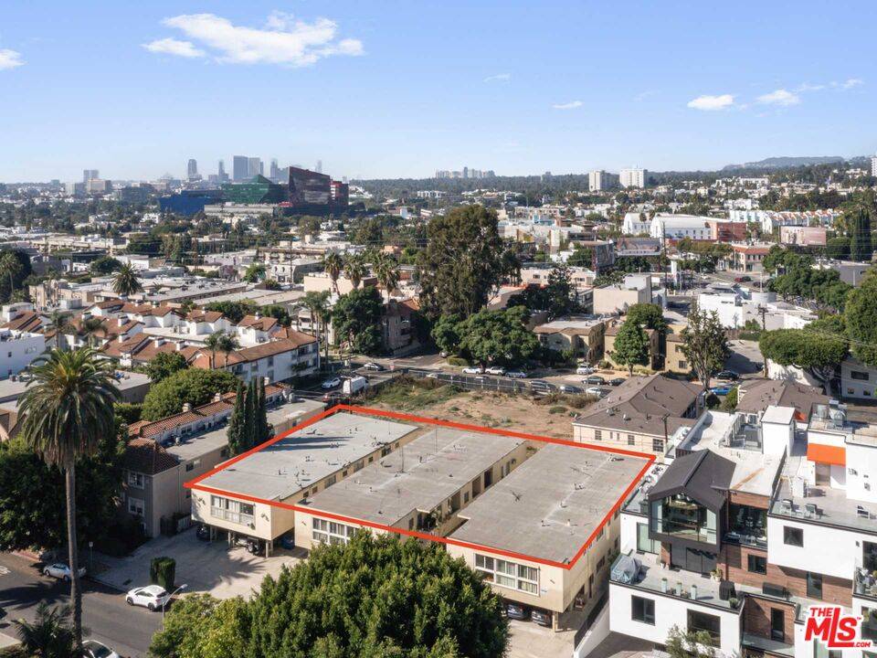 1009  N Croft Ave 10BR Sunset Strip La