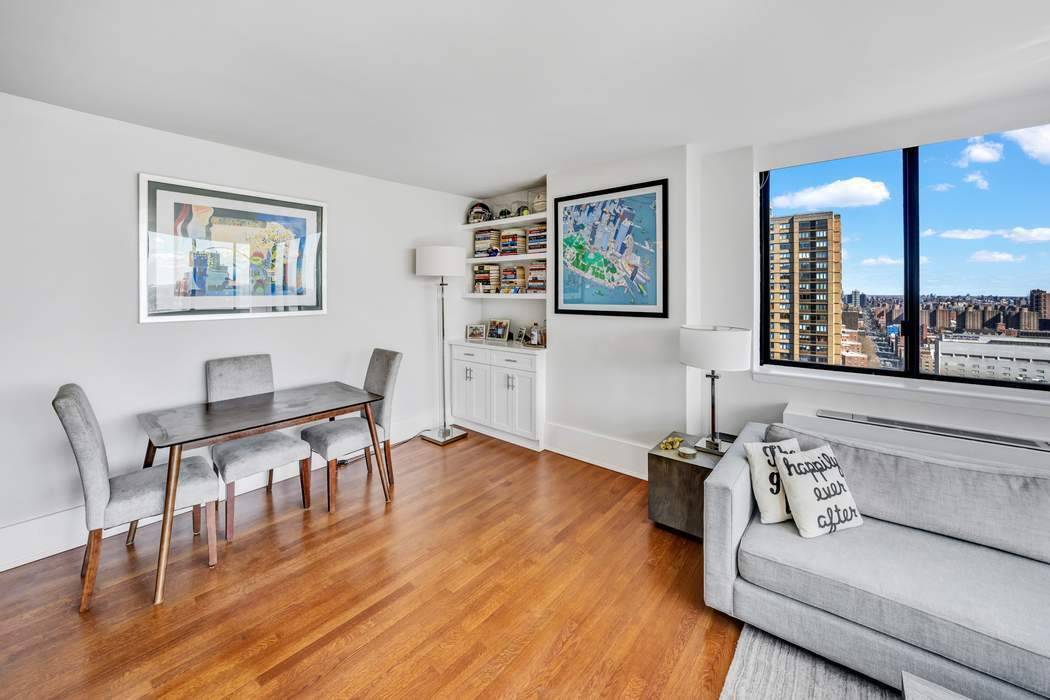 Coveted high floor, sprawling corner residence with floor to ceiling windows offers a stunning vantage point of the East River stretching north and east.