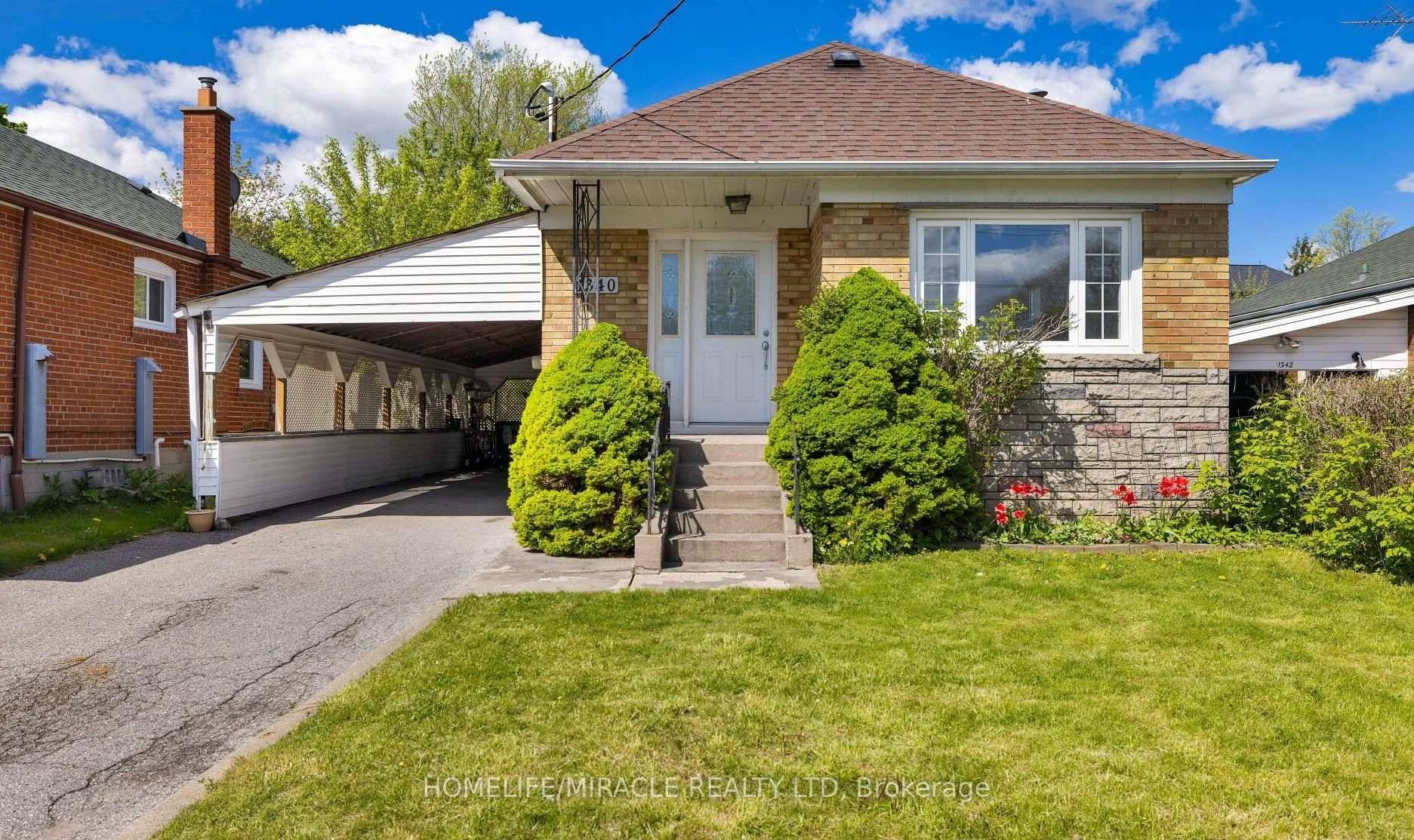 1 bedroom separate entrance, big living room, Flexible Lease Terms, Charming home, Ideal for short term stays, professionals, small groups, or groups of students.