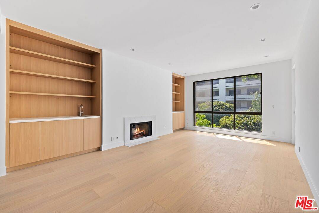 2132   Century Park Ln 2BR Beverlywood La