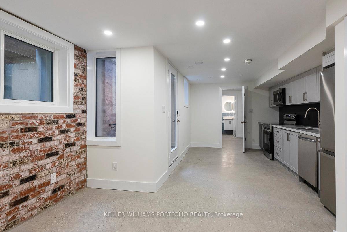 Come live in this sleek and stylish luxury apartment nestled In The Junction just steps from everything.