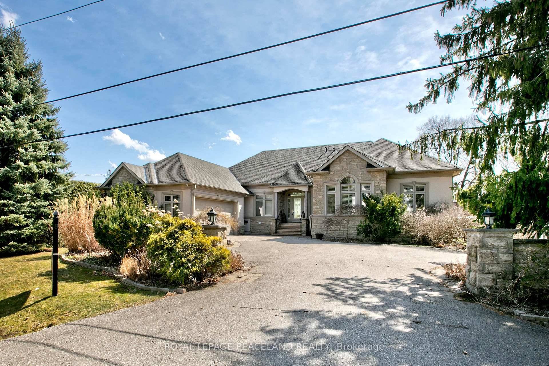 Quality Custom Built Bungalow Located On One Of Unionville's Most Desireable Streets Nestled On A Fabulous 93'X 155'Approx.