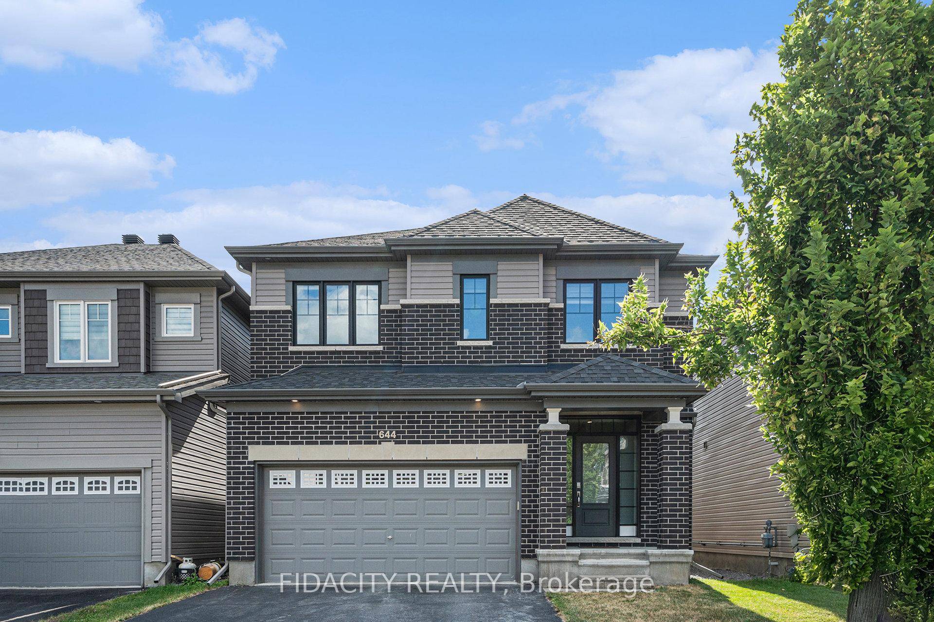 FOR RENT A modern family home in Stittsville 644 Eagle Crest features a bright open layout, chefs kitchen, 4 bedrooms, loads of upgrades and a landscaped fenced yard.